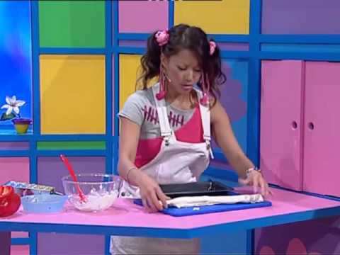 Hi-5 Kathleen Making Zucchini Roll - YouTube