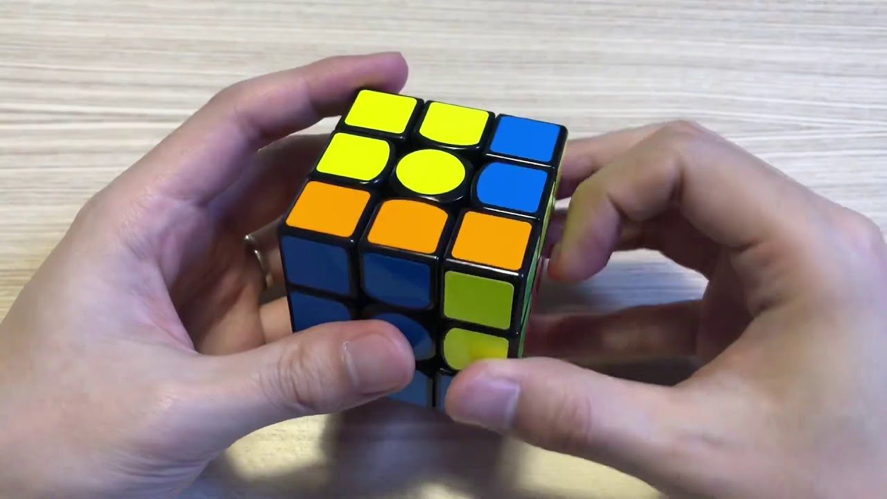 ルービックキューブの揃え方 初心者が簡単に最速で攻略する手順や解き方のコツを解説 とにかく すきなことだけ