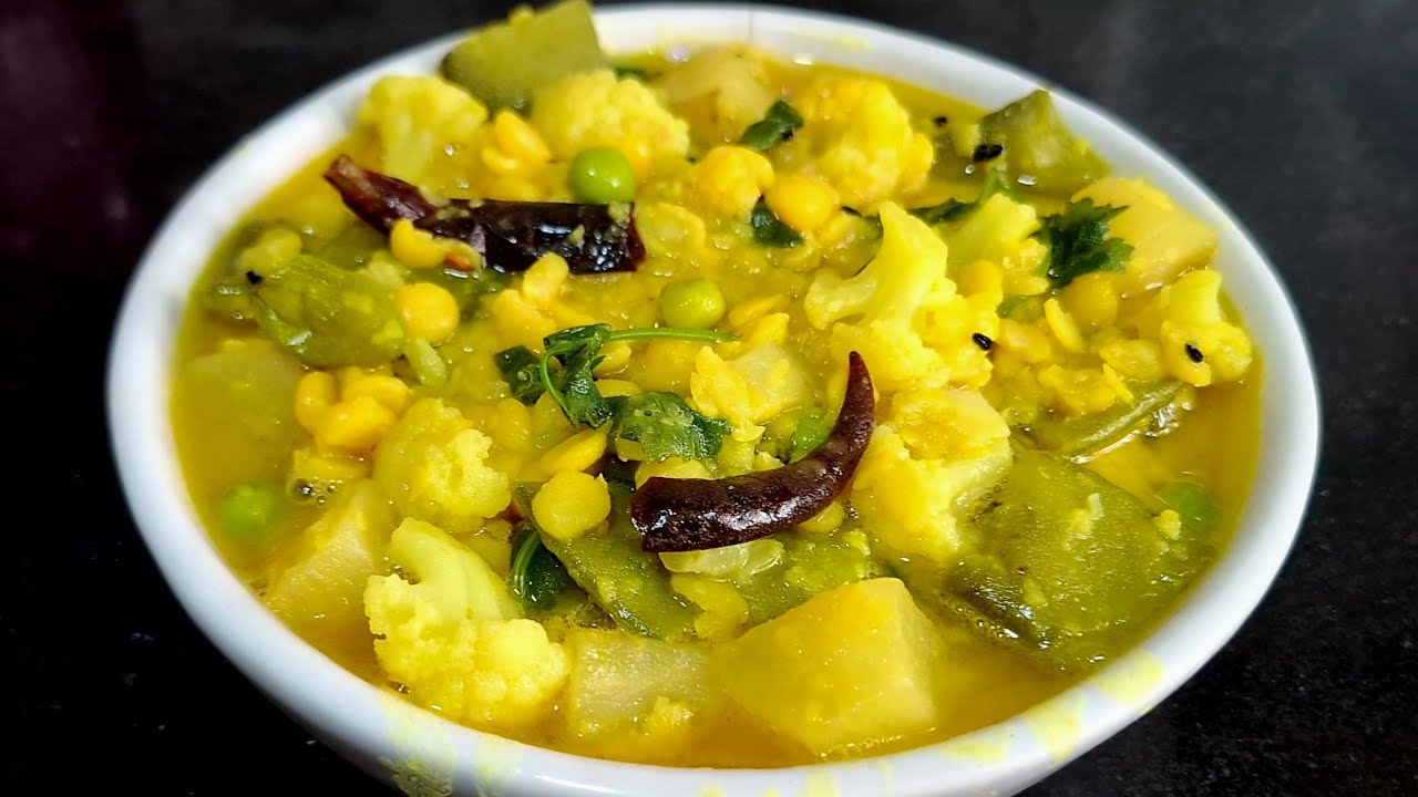 শীতের দুপুরে গরম ভাতের সাথে এই ডাল অমৃত 