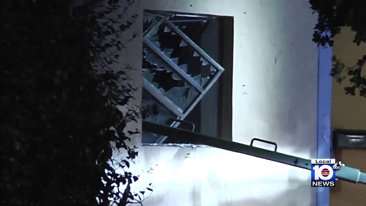 Man fatally shot by police after barricading himself in home with gun ...