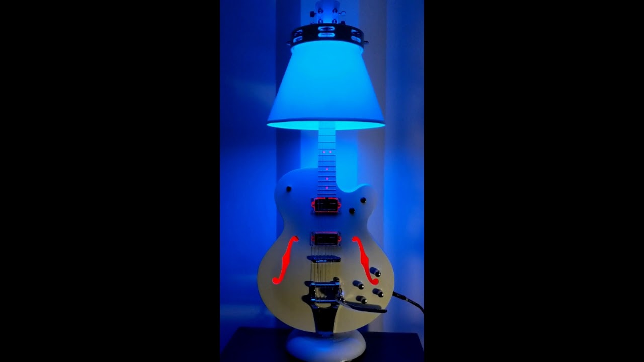 Electric guitar lamp