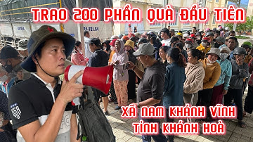 Nhiều căn nhà bị bão lụt cuốn trôi để lại bãi rác, Khương Dừa trao 200 phần quà đầu tiên cho bà con 