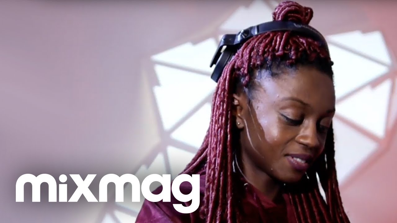 TAILOR JAE eclectic bass set in The Lab LDN deep blue sea 3