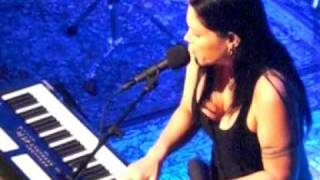 Beth Hart&#39;s new song: Love is the hardest, live @ Philharmonie, Haarlem NL