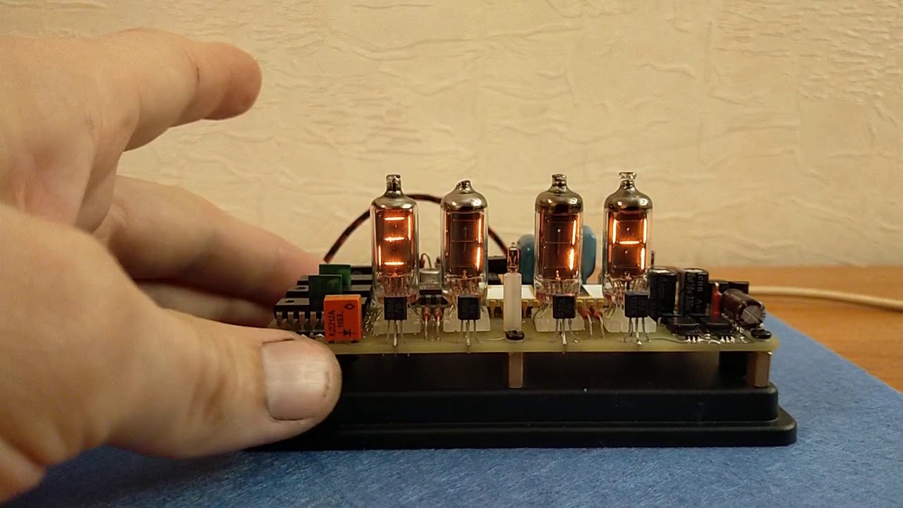 часы на нумитронах ИВ-16 CCCР с термометром на 572ПВ6 , clock on ...