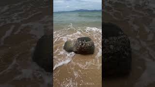 Paseo por isla tropical,Malasia 🏝️4K🌴Paisaje relajante: olas de mar,brisa marina y agua cristalina