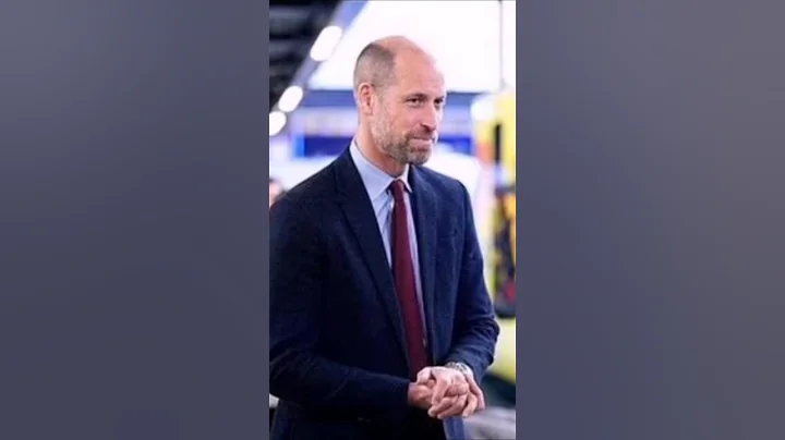 William watches a CPR demonstration led by paramedics while visiting the London Ambulance Service