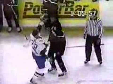 Derek Boogaard - Colton Orr Feb 6 Season 00-01