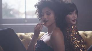 Download lagu Revlon Super Lustrous Lipstick