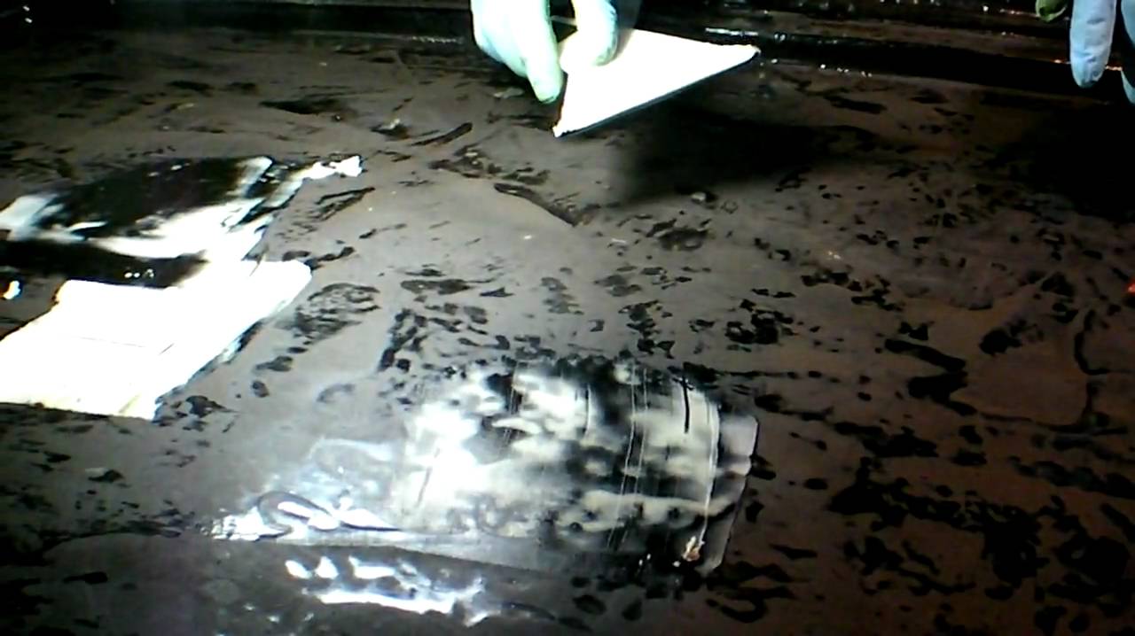 簡単に ボデー車体のサビ穴修理はどうする 鉄板 板金の修理 腐食穴あき 溶接無しで あて板の接着 リベット 1 4 先進エポキシ開発のブレニー技研 係長 お電話です 楽天ブログ