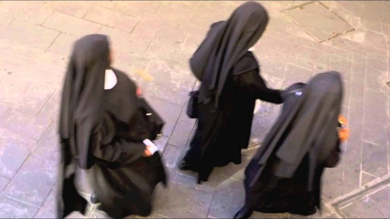 Monja no sabía que estaba embarazada - YouTube
