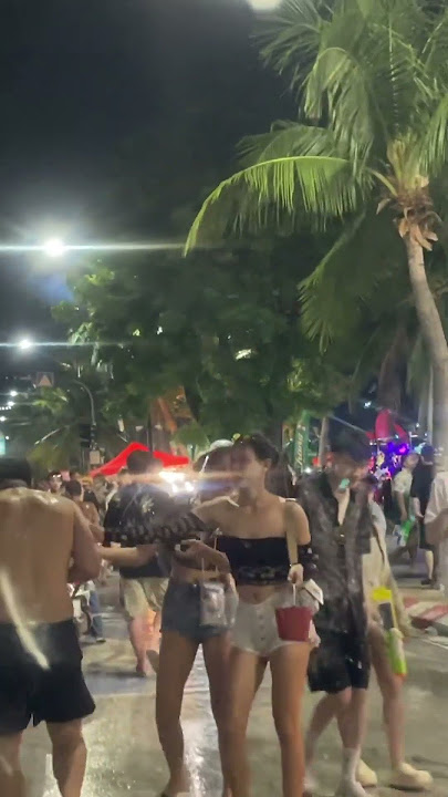 😂 Drunk Farang FAILS at Songkran! 😂