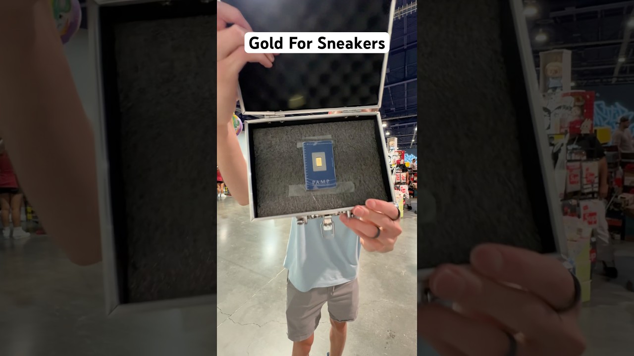 Trading 1 gram of Gold for Sneakers at Sneakercon #shorts