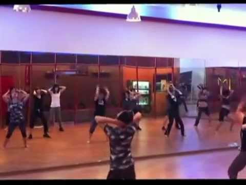 jaydee dance class Britney Spears womanizer am10:00