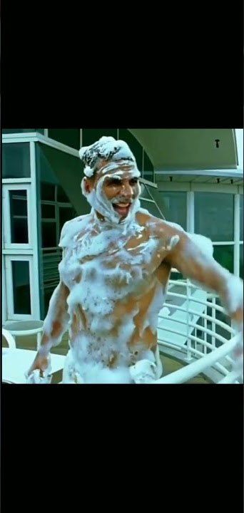 Akshay kumar funny ❤ bathing scene from Kambakt Ishq movie 🥰