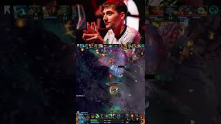 MADNESS arteezy jumps into the pit and steals the aegis #dota2 #dota2highlights