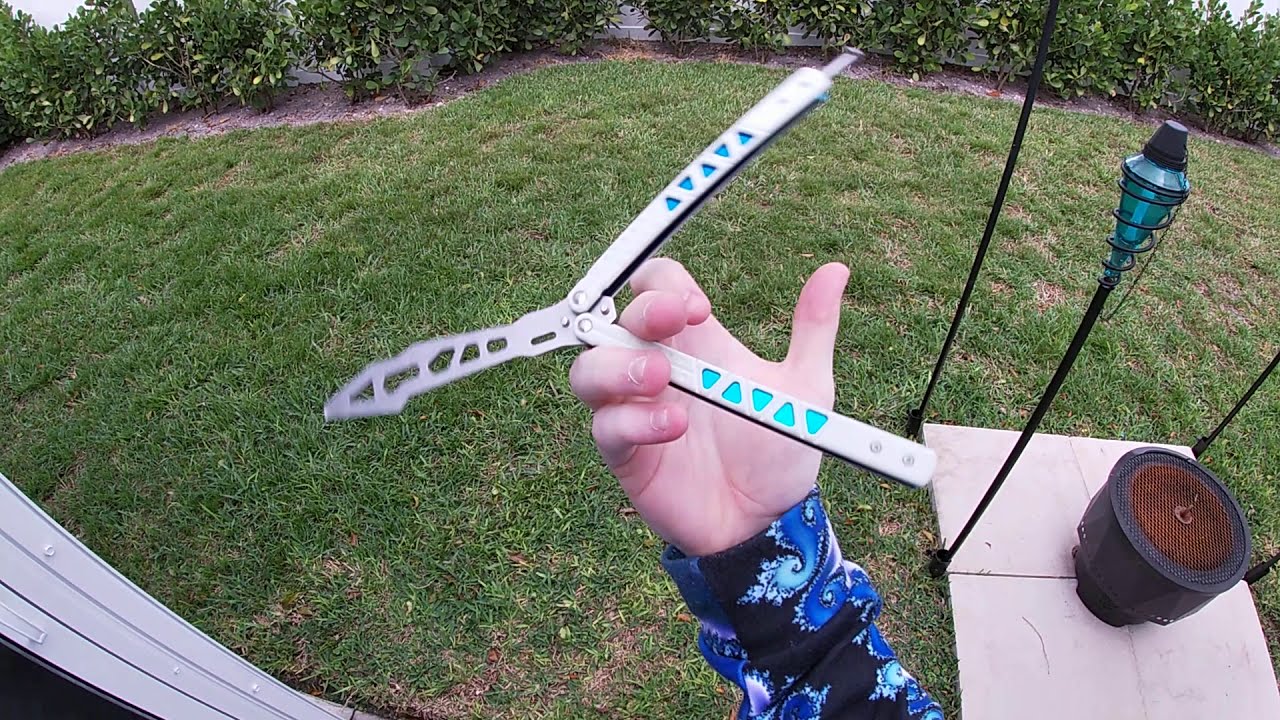 Balisong Flipping / Butterfly Knife Tricks YouTube