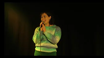 כמה אהבה - מוריה אופיר (גיטרה: טל איזנברג) כמה אהבה - מוריה אופיר (גיטרה: טל איזנברג)