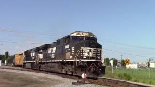 NS E49 with and a Bad K5LA Horn two C40-9Ws