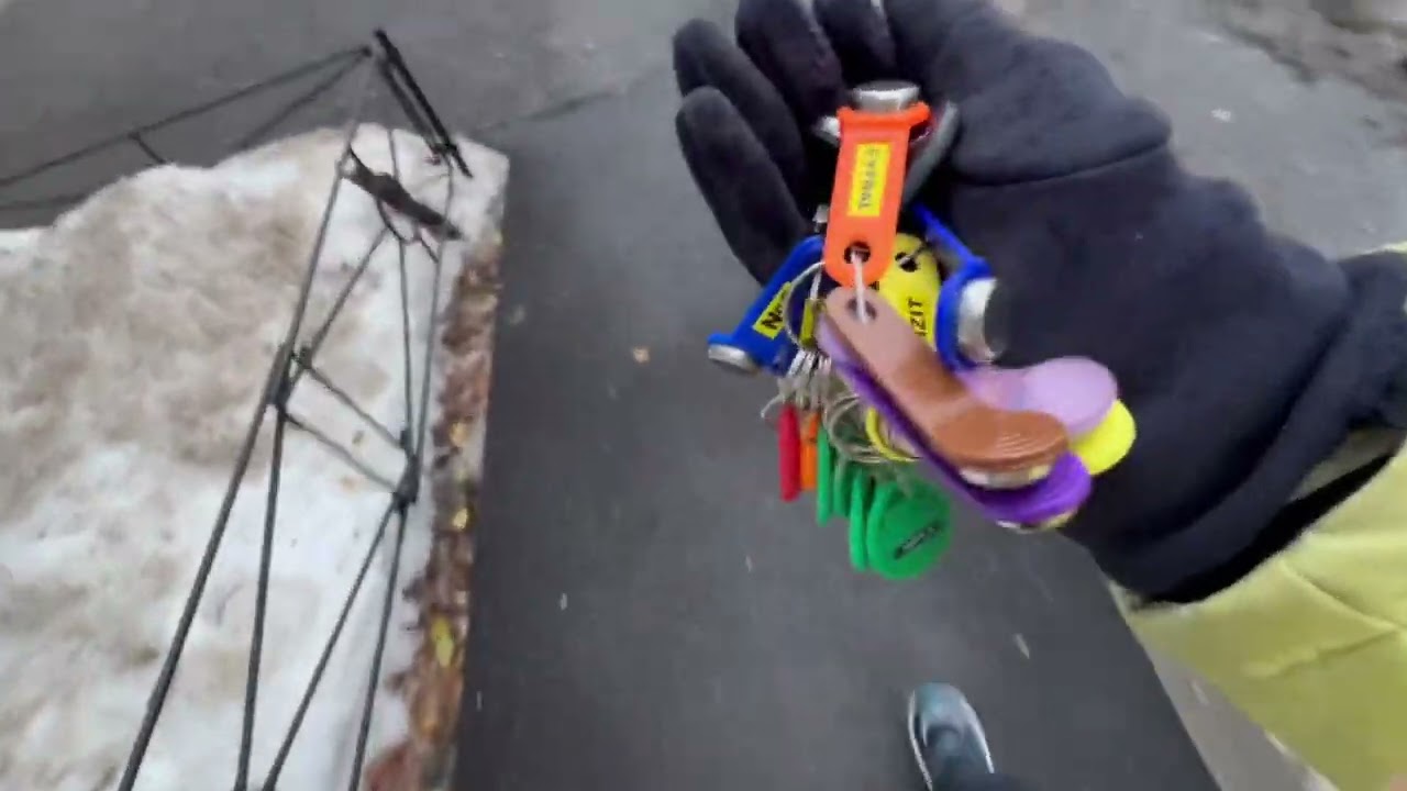 Тест новых универсальных ключей в Санкт-Петербурге и у меня теперь новый мастер ключ цифрал ￼