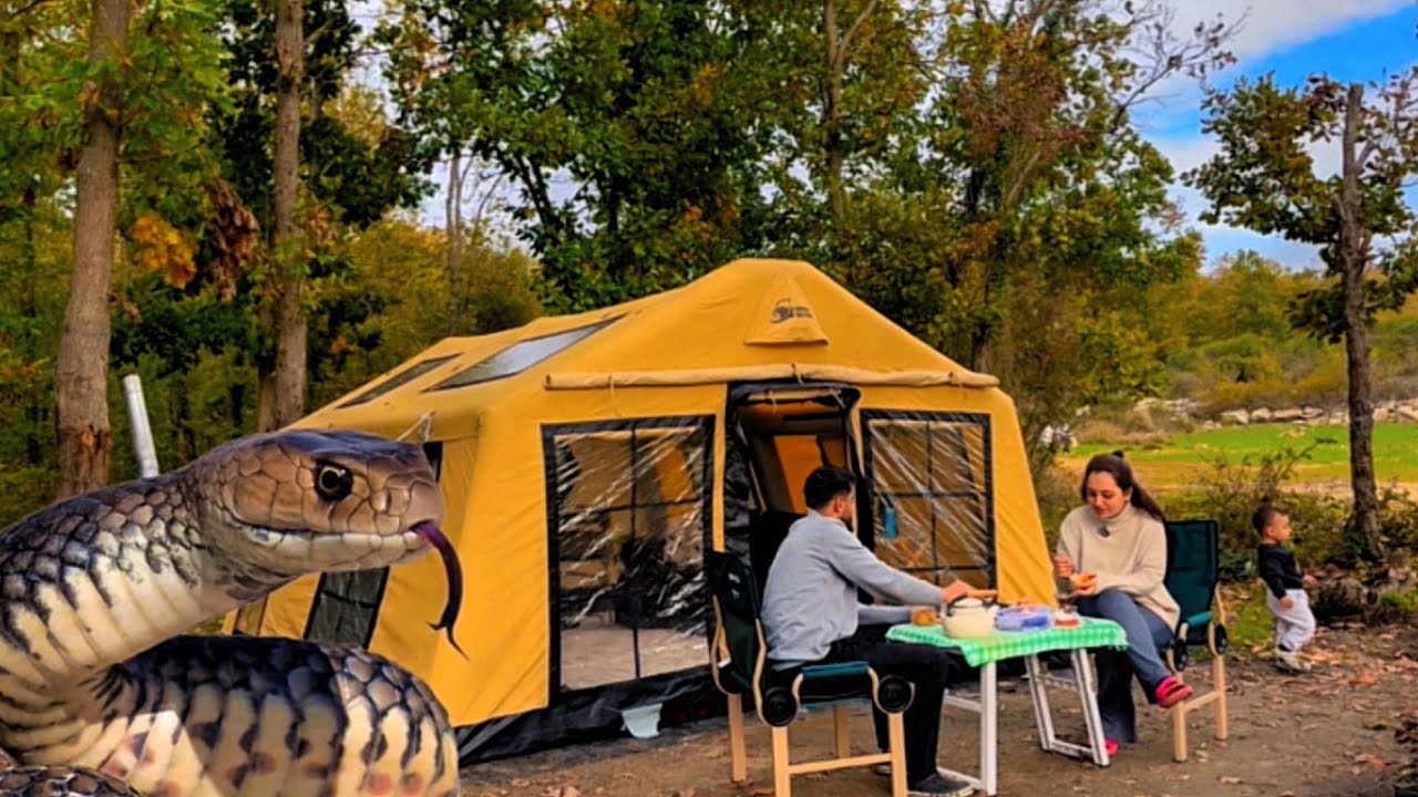 KORKU DOLU ANLAR ! 😱 YILAN GELDİ 🐍 ŞİŞME ÇADIR KAMPI ⛺️ 