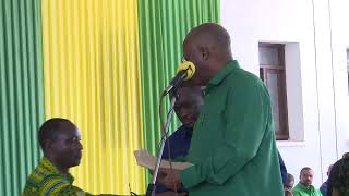 MGOMBEA URAIS KWA TIKETI YA CCM MHE. RAIS DKT JOHN P MAGUFULI AKICHUKUA FOMU OFISI ZA NEC DODOMA