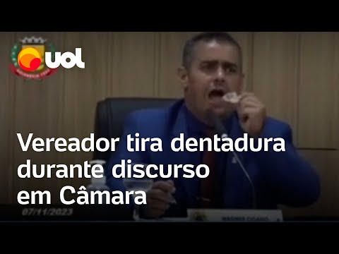 Vídeo: Vereador tira dentadura em plena sessão e leva bronca