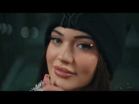 أنا لؤلؤ العين كافرة بإيامي  0