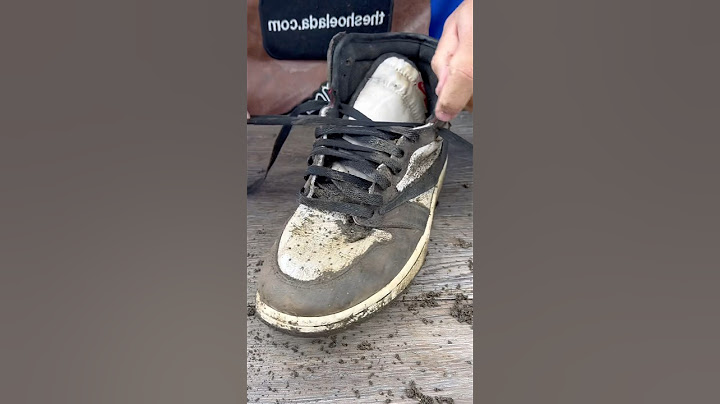 Cleaning the dirtiest Travis Scott’s you have ever seen🫣 #shoedoc #shoelada #shoecleaner #150bucks