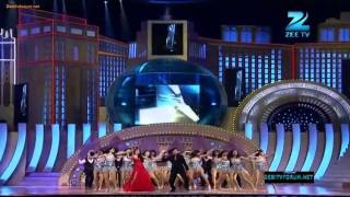 Priyanka And Srk Dance To Chammak Challo