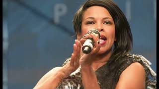 En Vogue s Dawn Robinson Offered Job by Ex After Living in Her Car