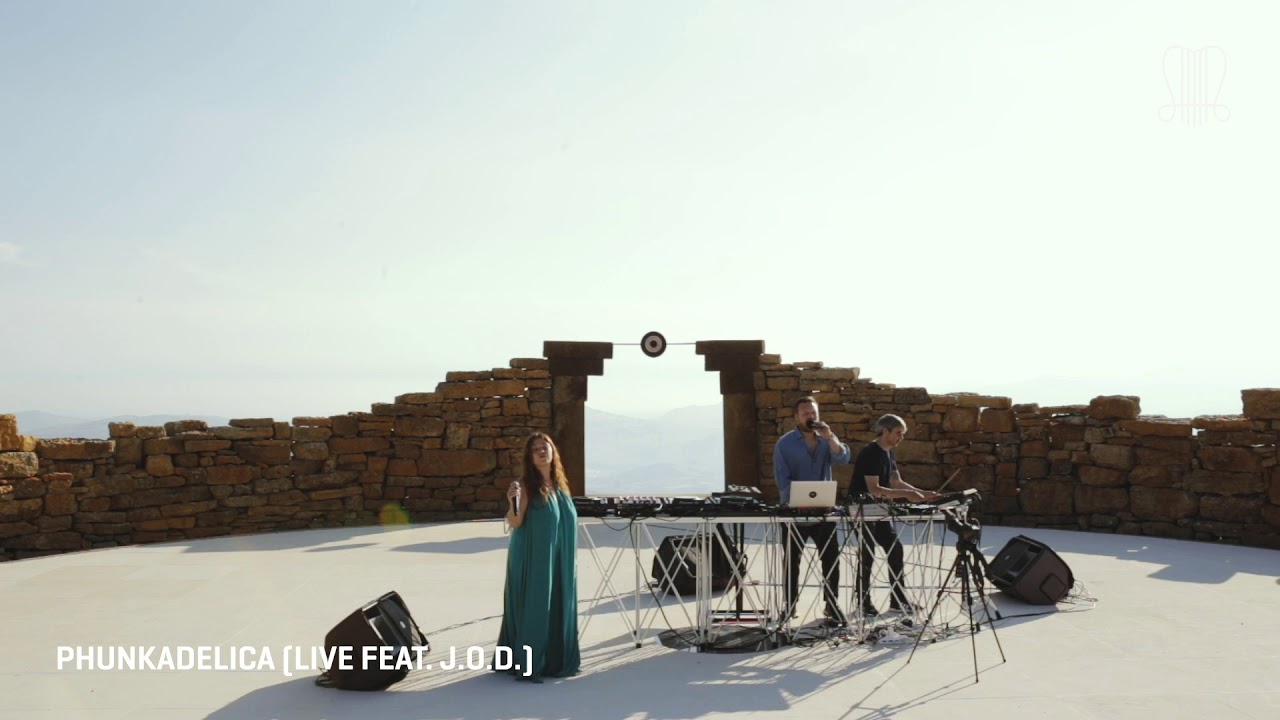 Phunkadelica ft J.O.D. - Amore Automatico (Live) adlı videoyu YouTube'da izle Phunkadelica ft J.O.D. - Amore Automatico (Live) adlı videoyu YouTube'da izle