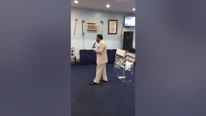Pastor Earl Thompson LIVE AT! Messengers For Chris...