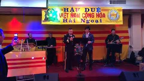 Huỳnh Phi Tiễn song ca cùng chuẩn tướng  Châu Lập Thể  Flora quá đặc biệt