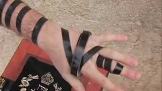 How to Put On Tefillin