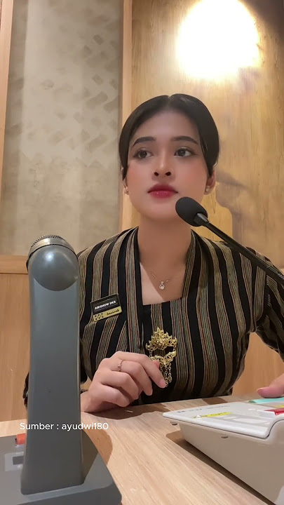 Suaranya Manis, Pengumuman di Bandara Bikin Senyum Paspasan!