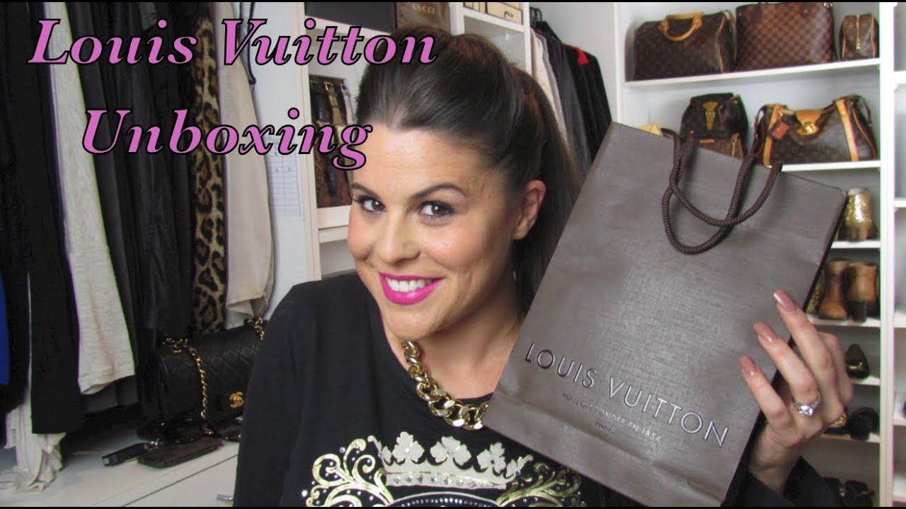 LouisVuitton FORTUNE COOKIE Bag Charm & Key Holder UNBOXING + How I Style  It #LouisVuittonUnboxing 