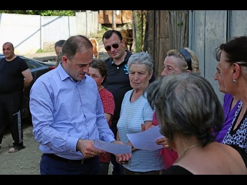 დავით ნარმანია ახალდაბაში სტიქიით დაზარალებულ მოსახლოებას შეხვდა