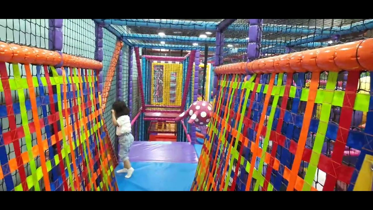 HAPPY TOWN, NEW Playground kuwait in avenues  very crowded