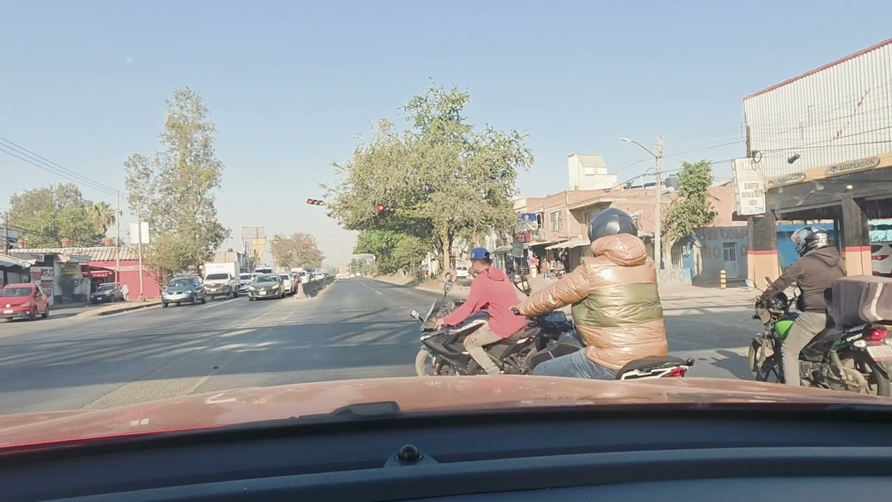 Así  es cruzar zona metropolitana de Guadalajara. 