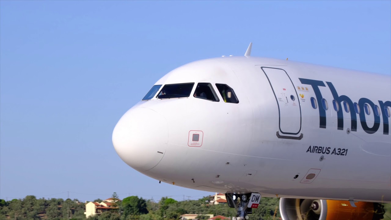 Last Thomas Cook flight to Skiathos