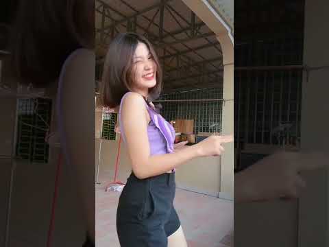 NO BRA HOT DANCE #SHORT #TIKTOK#TREND#TRENDINGSHORTS