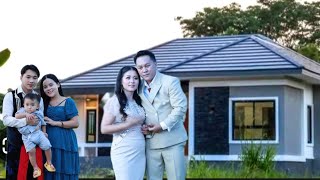 Zoo Siab Tub Nyab Tau Vaj Tsev Zoo Nyob Lawm