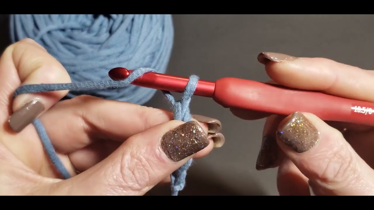 LEARN TO CROCHET Lesson 1 - Chain Stitch ; beginner tutorial. - YouTube