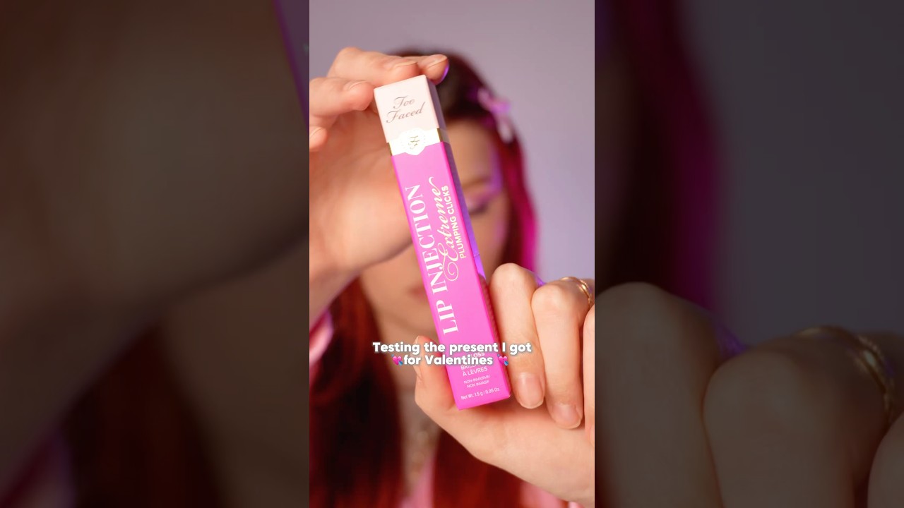 TooFaced Plumping Clicks Lip Injection in shade Velvet Crush 🎀 Review and swatches 