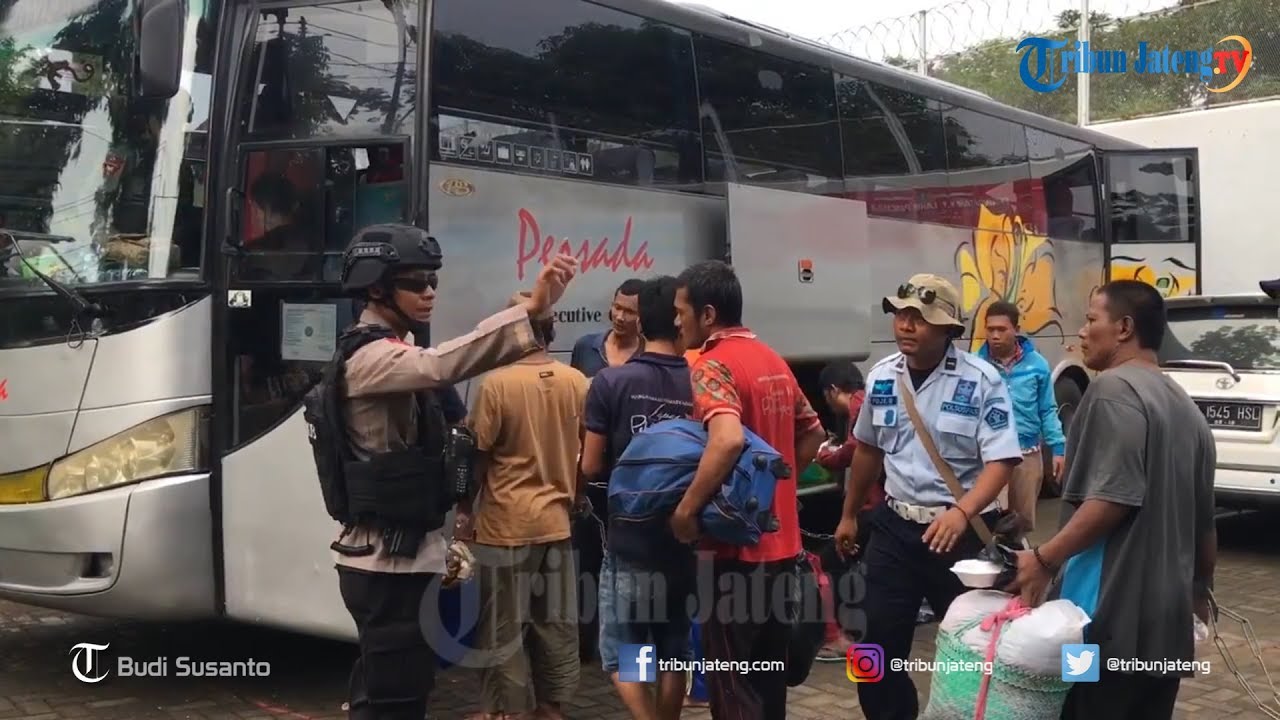 Pemindahan Narapidana Rutan Rowobelang ke Nusakambangan