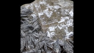 Video: Baryte, fluorite, Chaillac, France, 390 g