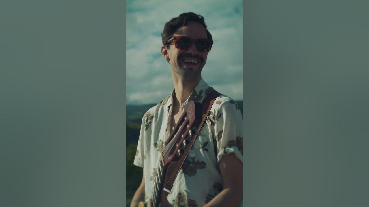 Gizmo Varillas   Follow The Sun ( short)