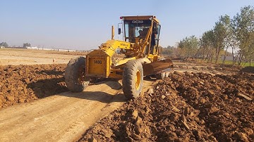 Grader operater making road shoulder || grader operater road k shoulder banatay huwey