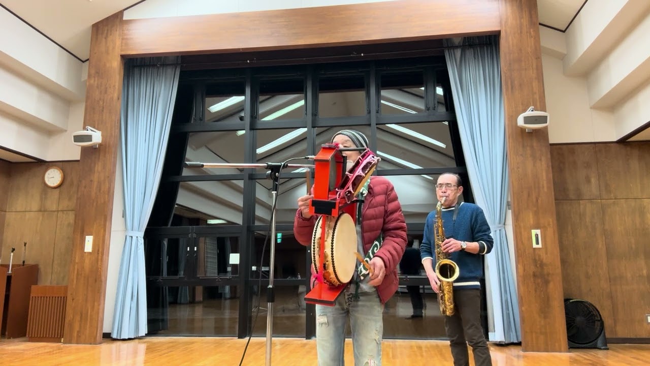 太鼓気にすりゃ唄が疎かに…😚　唄を気にすりゃ太鼓がさらに下手に…😚　テキトーな所で折り合い付けて選びました😅　もっと練習すれば良いのにね😂